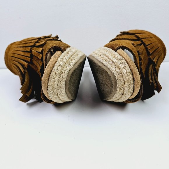 Minnetonka Ashley Layered Fringe Espadrille Wedge Heels, Size 6 - Picture 7 of 12